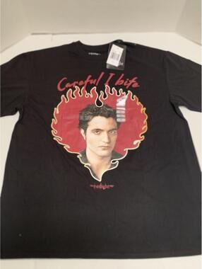 NWT Graphic Twilight Black Size XL T Shirt Unisex